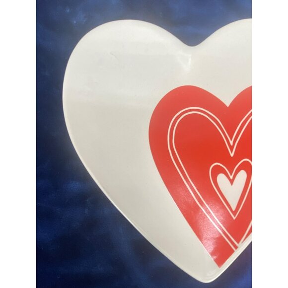 White Ceramic‎ Heart Shaped Plate With Red Side Heart - Picture 6 of 7
